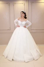 Straplez Uzun Kollu Prenses Model Gelinlik