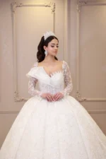 Göğüs Detaylı Uzun Kollu Prenses Model Gelinlik - Görsel 2