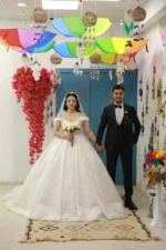 Gül Detaylı Askılı Prenses Model Gelinlik - Görsel 2