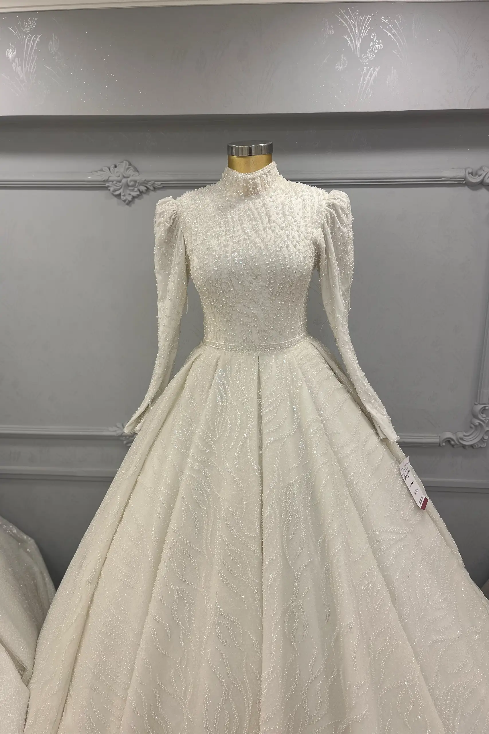 IMG_7265 Sade İşlemeli Prenses Model Tesettür Gelinlik - Görsel 1