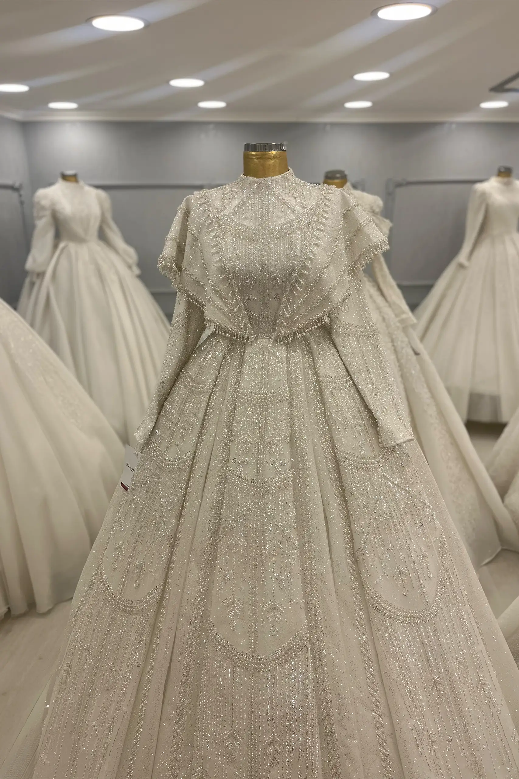 IMG_7266 Pelerinli Prenses Model Tesettür Gelinlik - Görsel 1