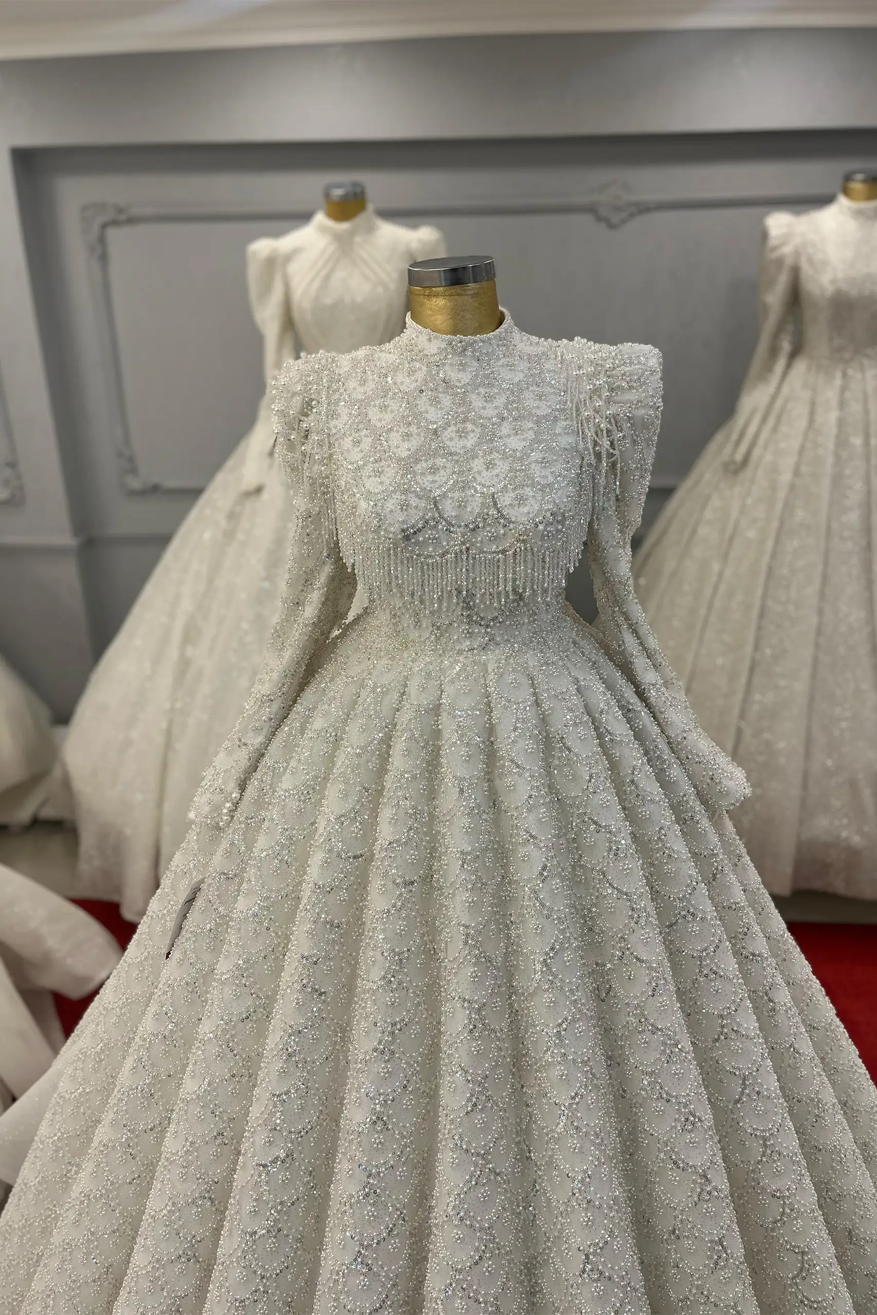 IMG_7281 Taş ve Püskül İşlemeli Prenses Model Tesettür Gelinlik - Görsel 1