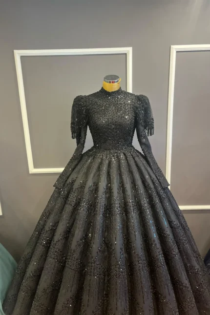 Püskül Omuzlu Prenses Model Tesettür Nişanlık