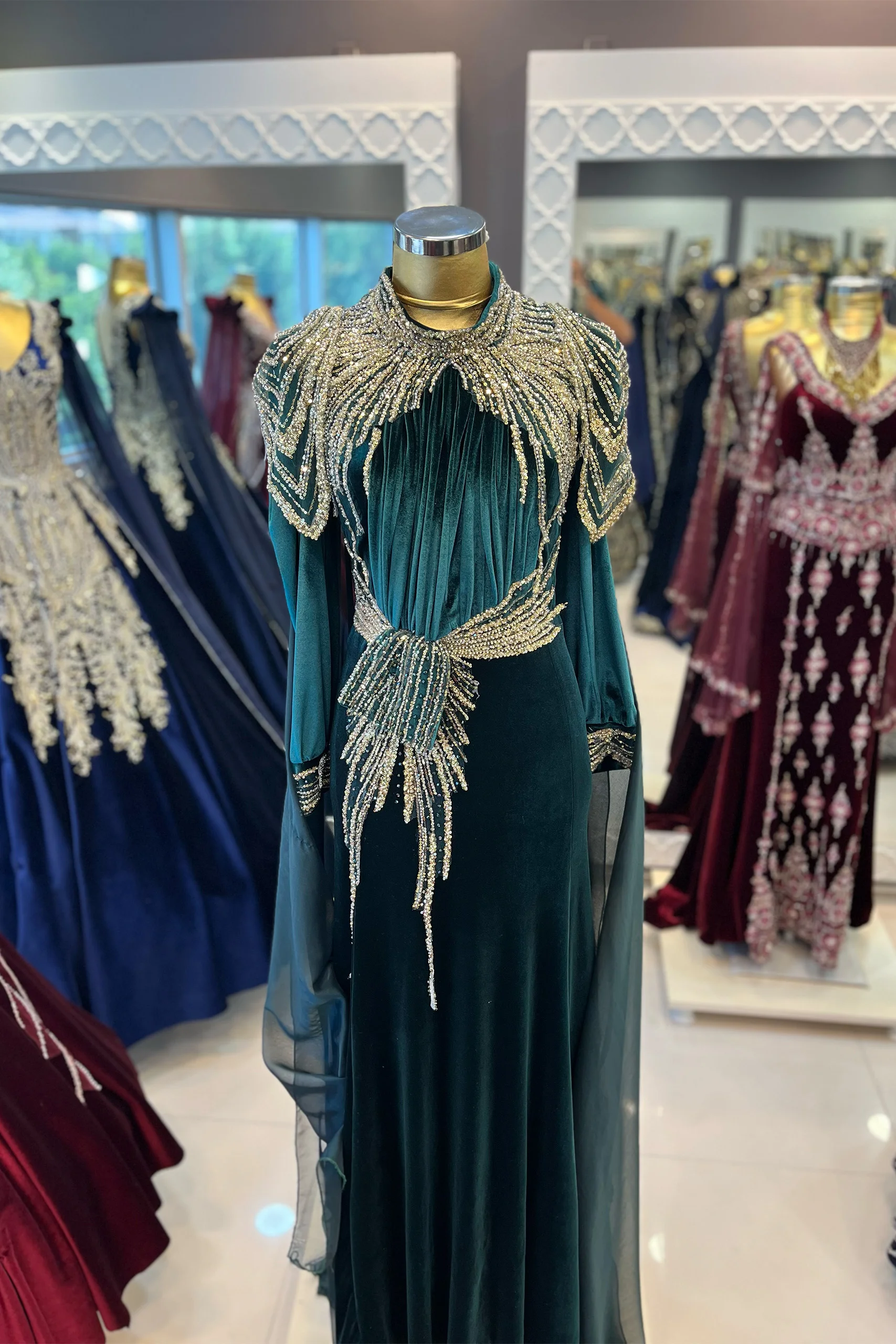 IMG_7322 Zümrüt Yeşili Taş Kemerli Bindallı - Görsel 1