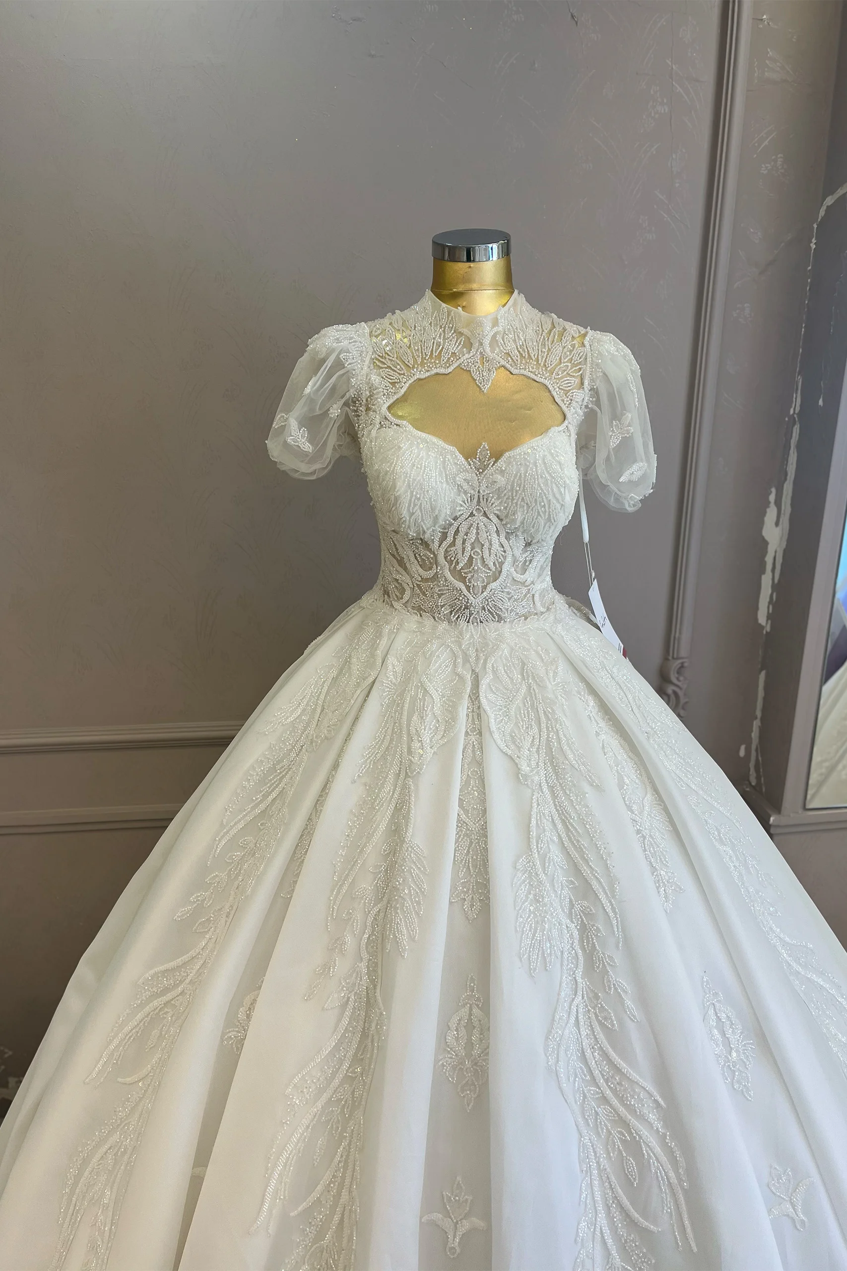 IMG_7328 Kısa Tül Kollu Prenses Model Gelinlik - Görsel 1