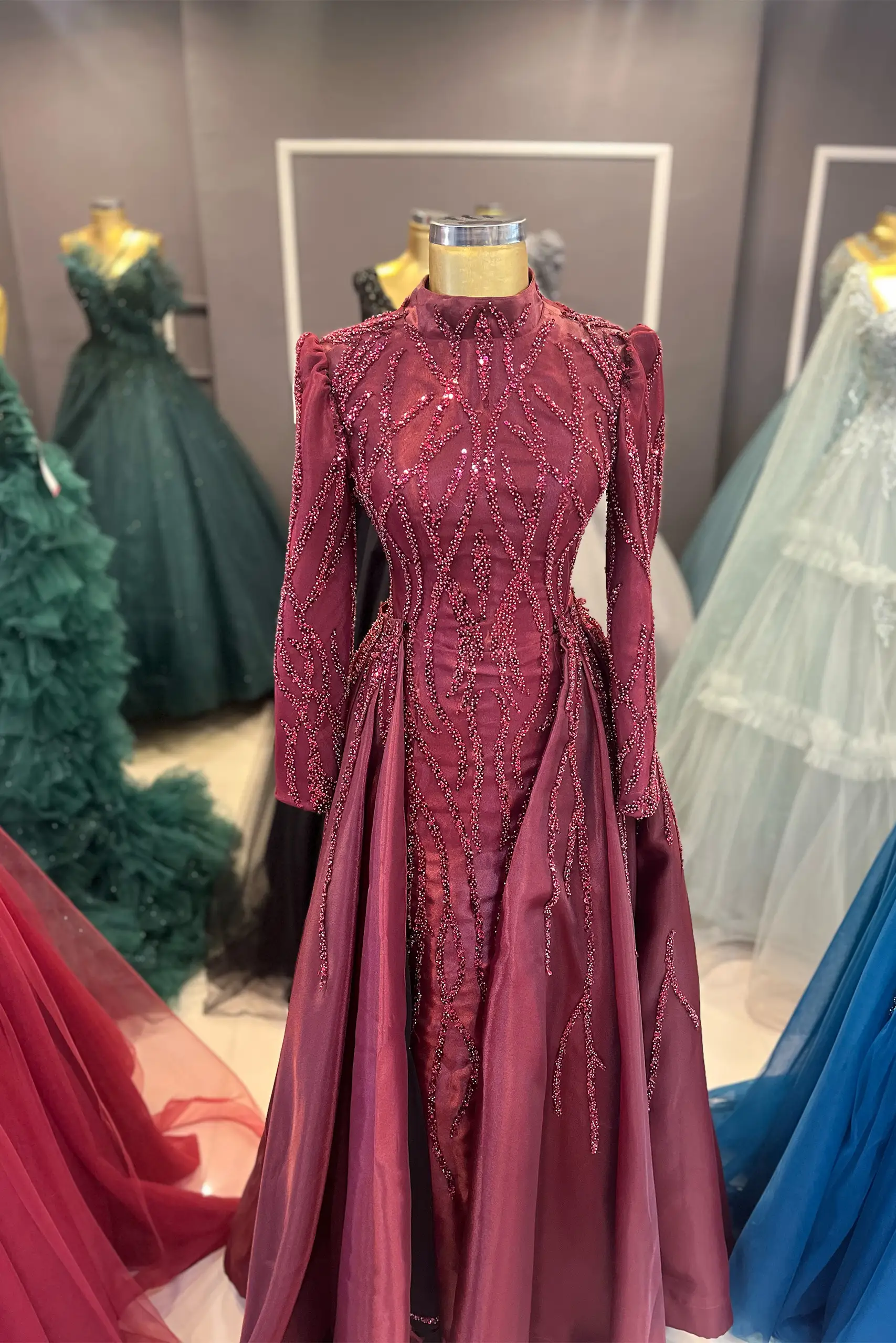 IMG_7357 Uzun Kollu Balık Model Tesettür Nişanlık - Görsel 1